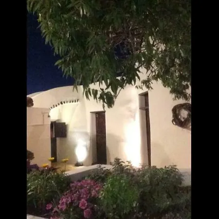Stunning Windmill House * Emporio (Santorini)