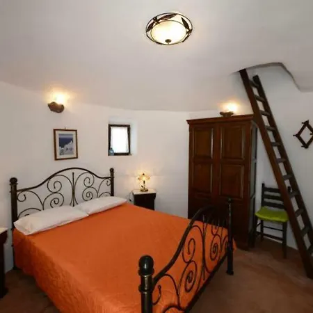 Stunning Windmill House Villa Emporio (Santorini)